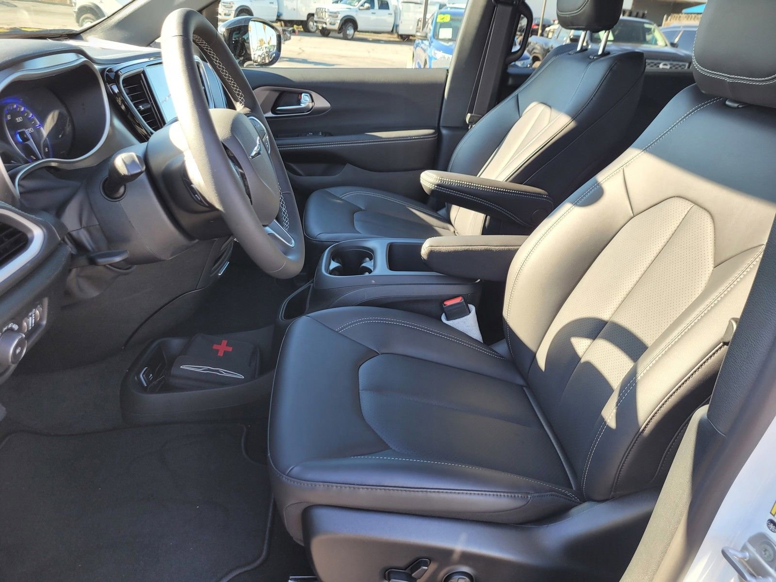 New 2026 Chrysler Pacifica Select image 12