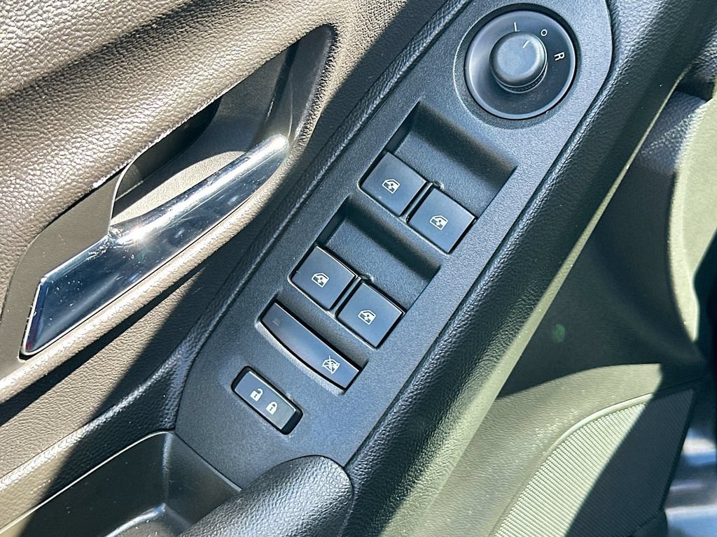 Used 2018 Chevrolet Trax LT w/ LT Convenience Package FWD image 17