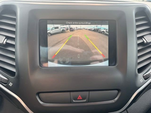 Used 2019 Jeep Cherokee Latitude w/ Popular Appearance Group image 31