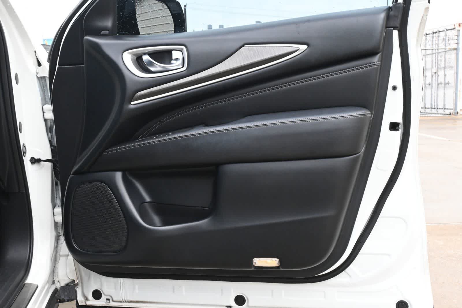 Used 2019 INFINITI QX60 Luxe w/ Essential Package FWD image 25