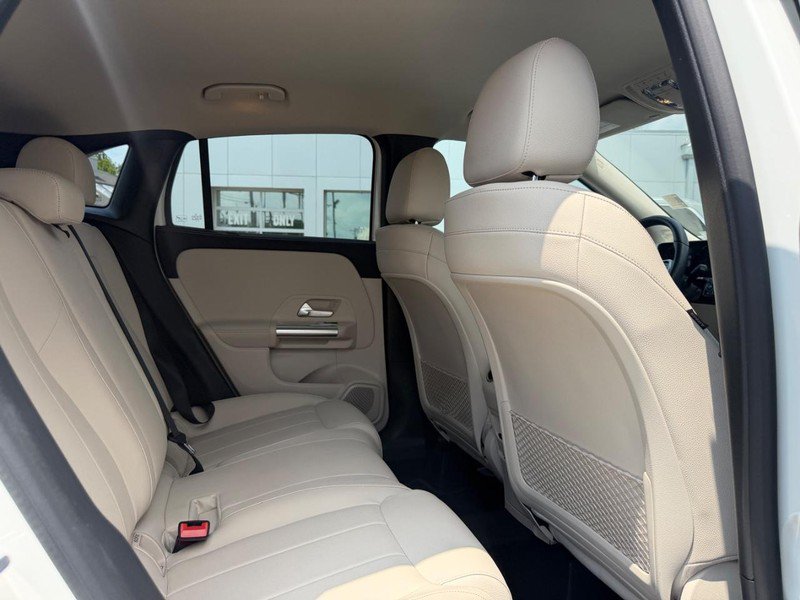 Used 2021 Mercedes-Benz GLA 250 4MATIC image 11