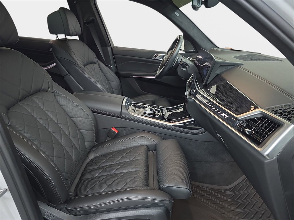 Used 2023 BMW X7 xDrive40i w/ M Sport Package image 11