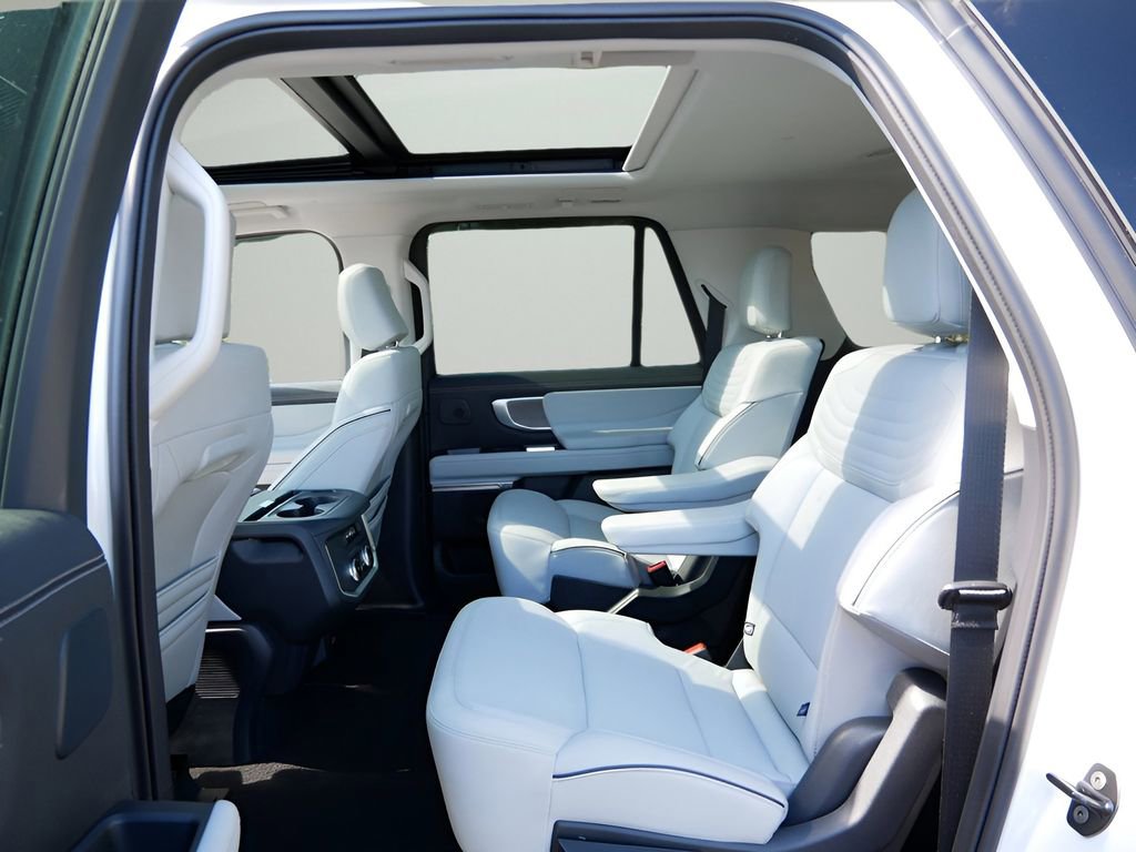 Used 2025 Ford Expedition Max Platinum AWD/4WD image 11