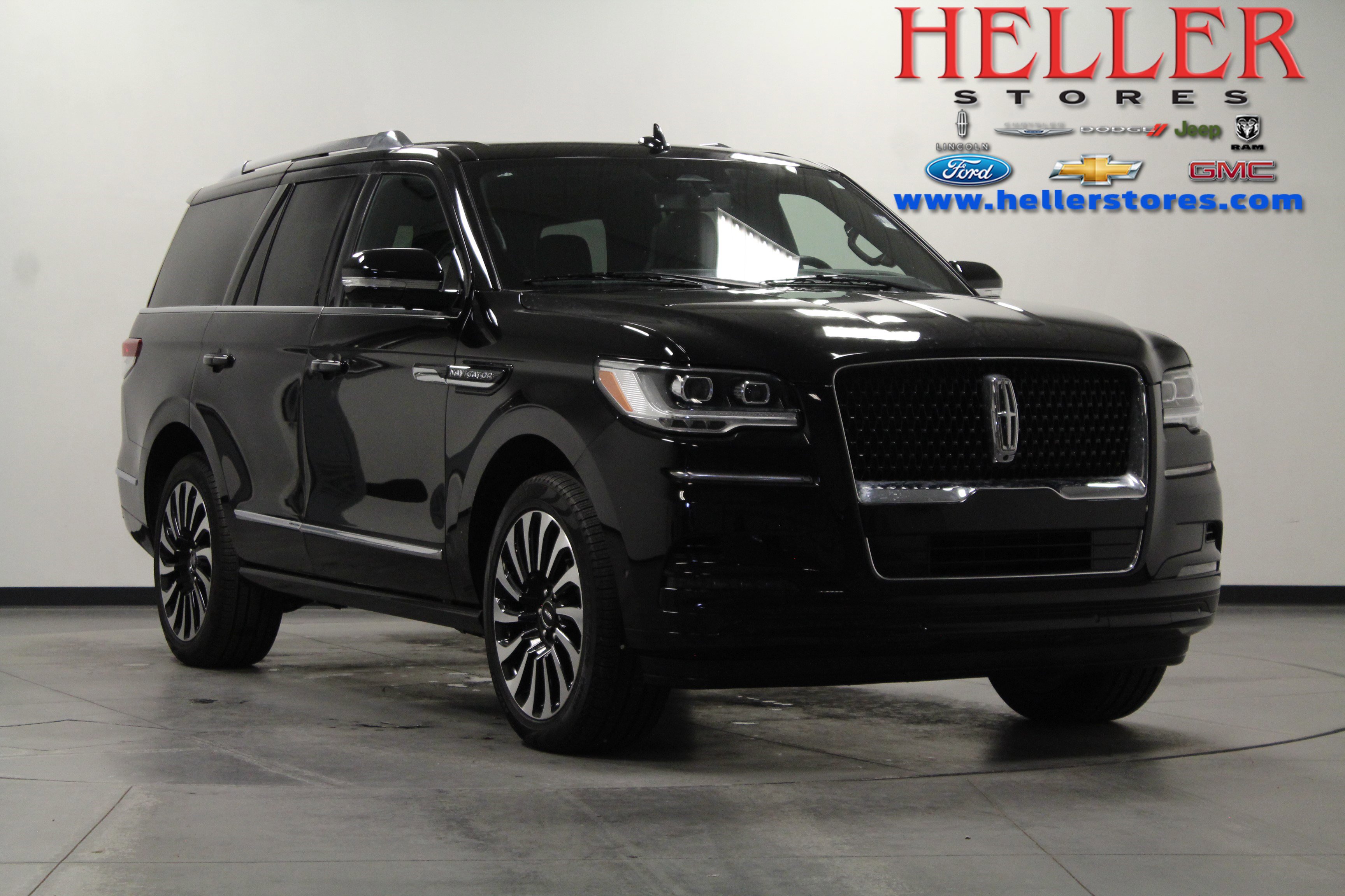Used 2024 Lincoln Navigator Reserve image 1