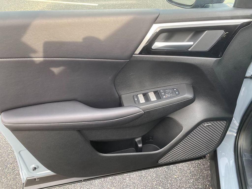 New 2026 Mitsubishi Outlander SE image 11