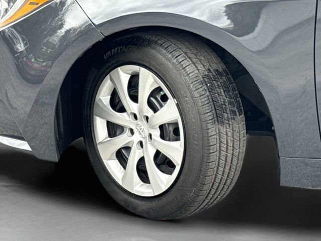 Used 2024 Toyota Corolla LE image 43