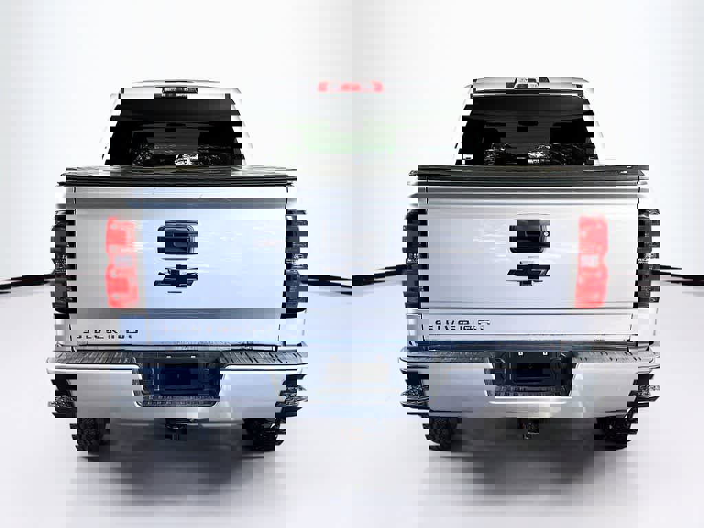 Used 2018 Chevrolet Silverado 1500 Custom w/ LPO, Street Package image 5