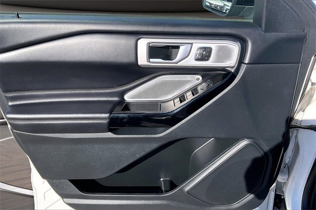 Used 2022 Ford Explorer Platinum w/ Technology Package image 20