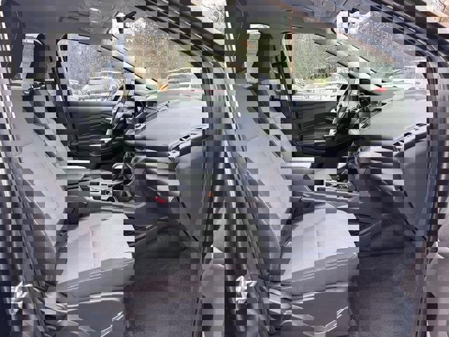 Used 2019 Ford Escape SE image 15