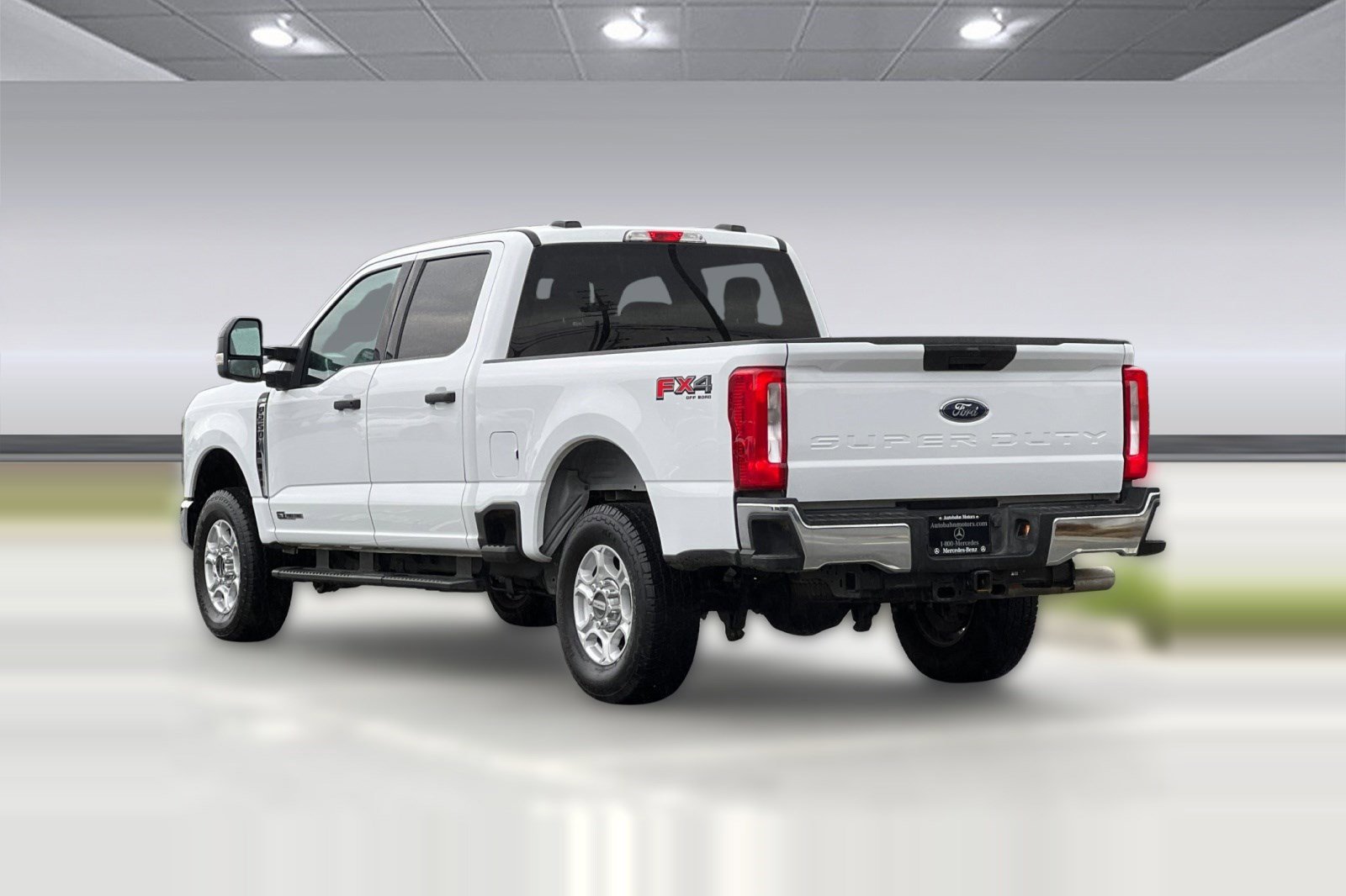 Used 2025 Ford F250 XLT w/ FX4 Off-Road Package image 3