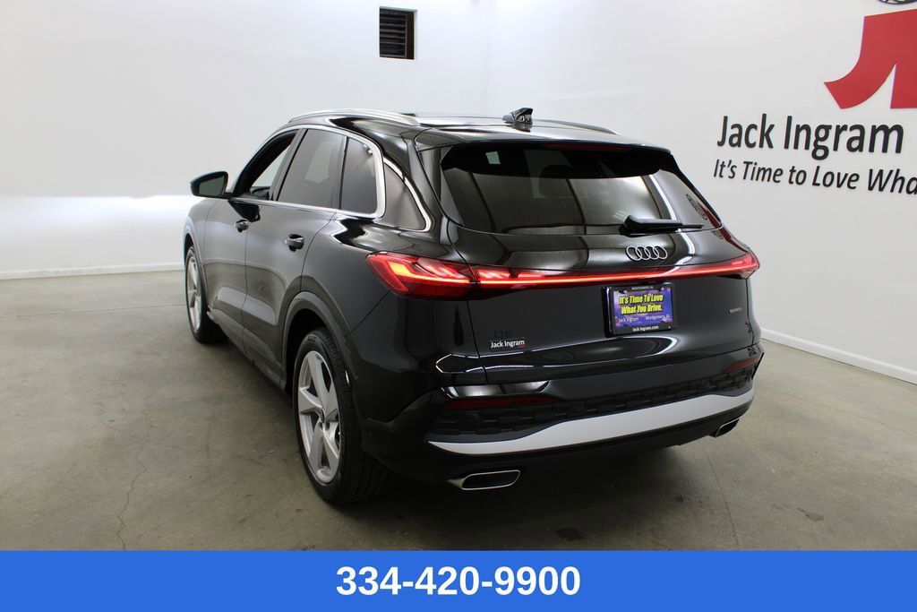 New 2025 Audi Q5 Prestige image 2