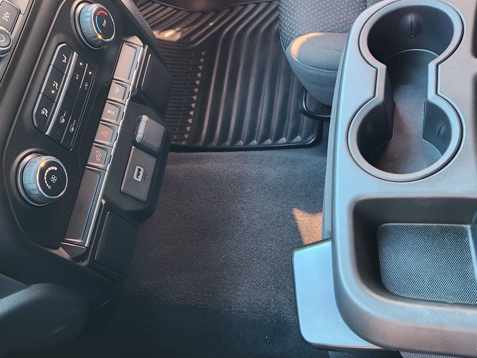 Used 2020 Chevrolet Silverado 1500 Custom w/ Custom Value Package image 24