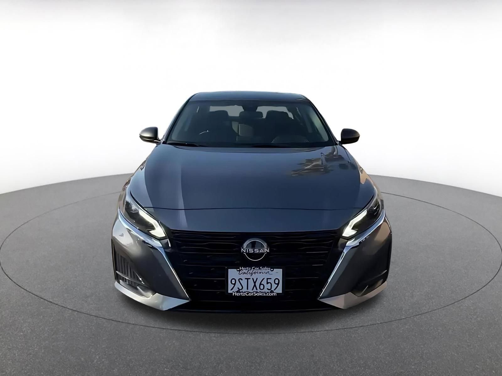 Used 2025 Nissan Altima 2.5 SV FWD image 4