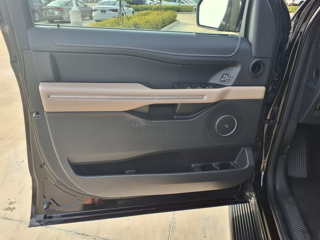 Used 2024 Ford Expedition Max Limited RWD image 17