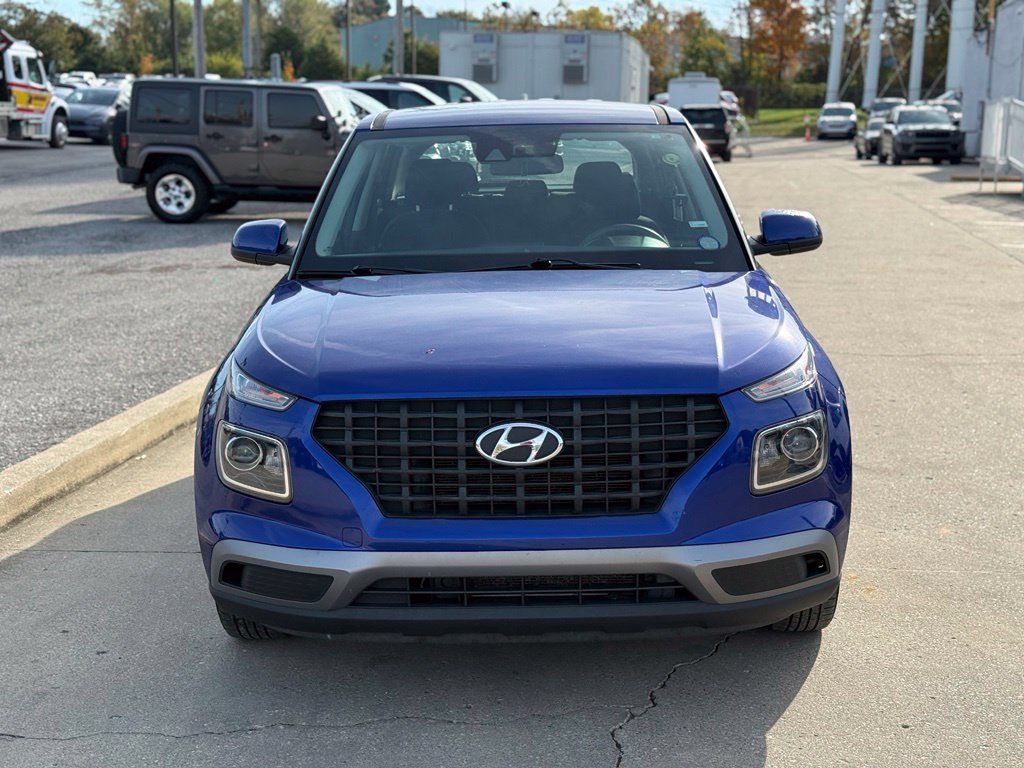Used 2021 Hyundai Venue SE FWD image 3