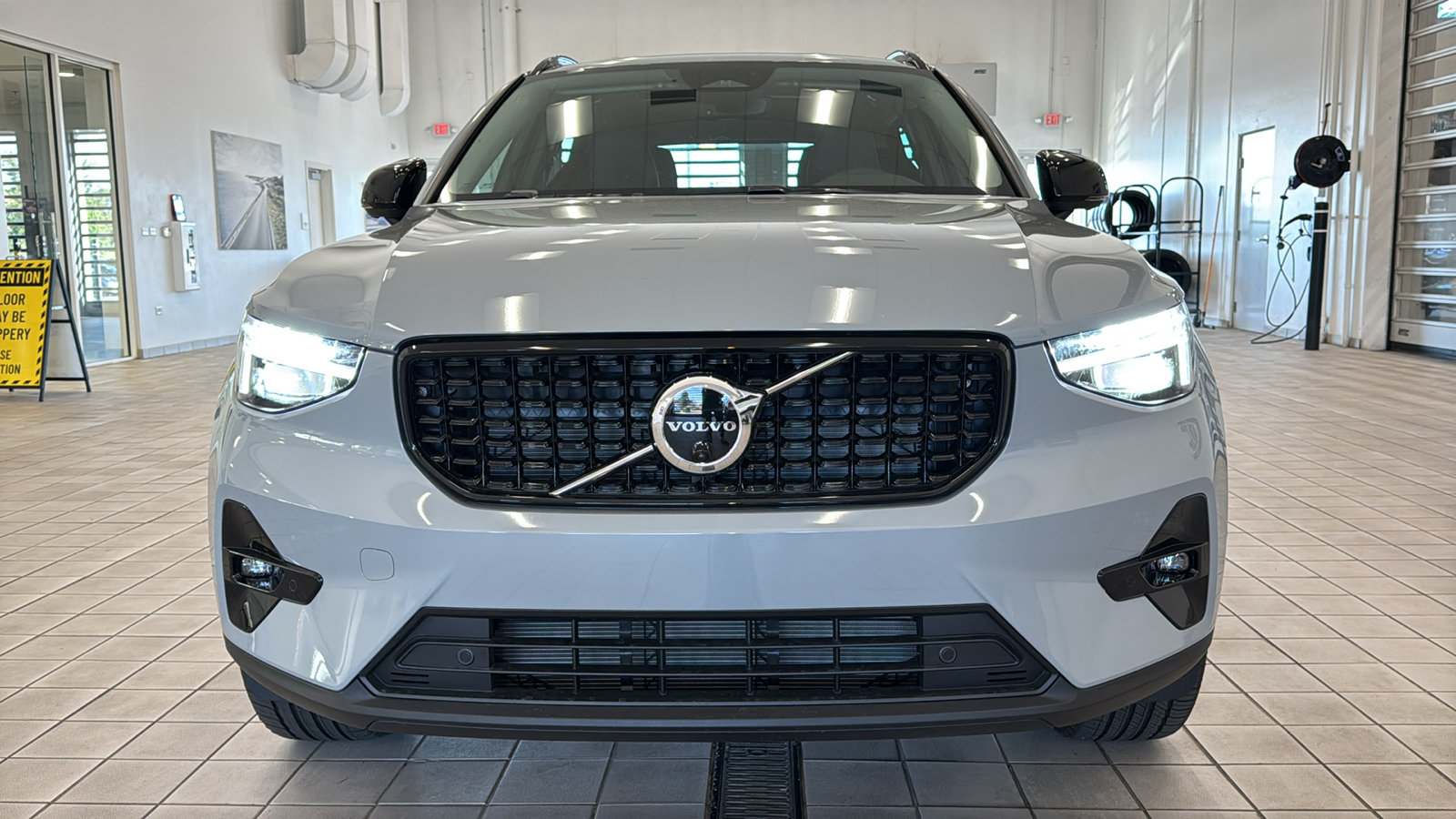New 2026 Volvo XC40 B5 Plus w/ Protection Package Premier AWD/4WD image 10