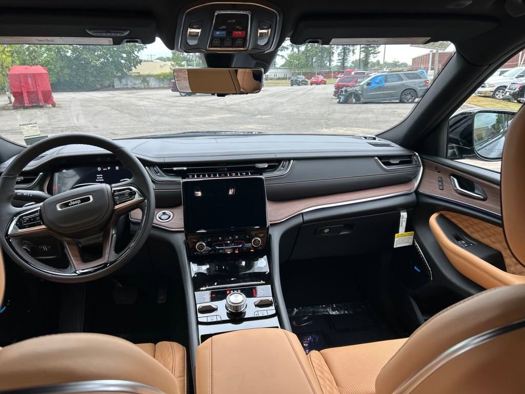 New 2025 Jeep Grand Cherokee Summit w/ Adv Protech Group IV image 22