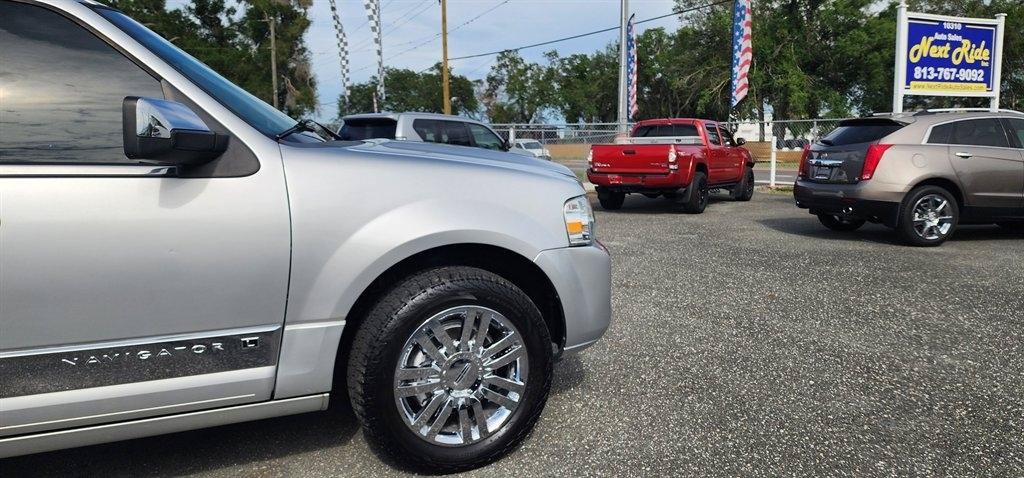 Used 2010 Lincoln Navigator L 4WD image 7