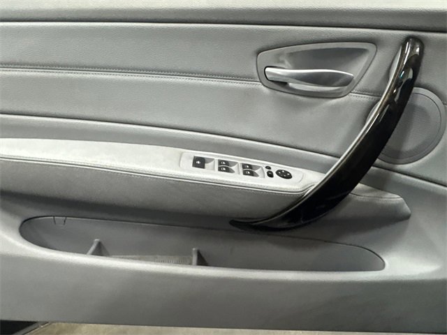 Used 2009 BMW 128i Convertible image 8