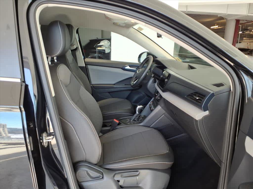 Certified 2022 Volkswagen Taos SE FWD image 19