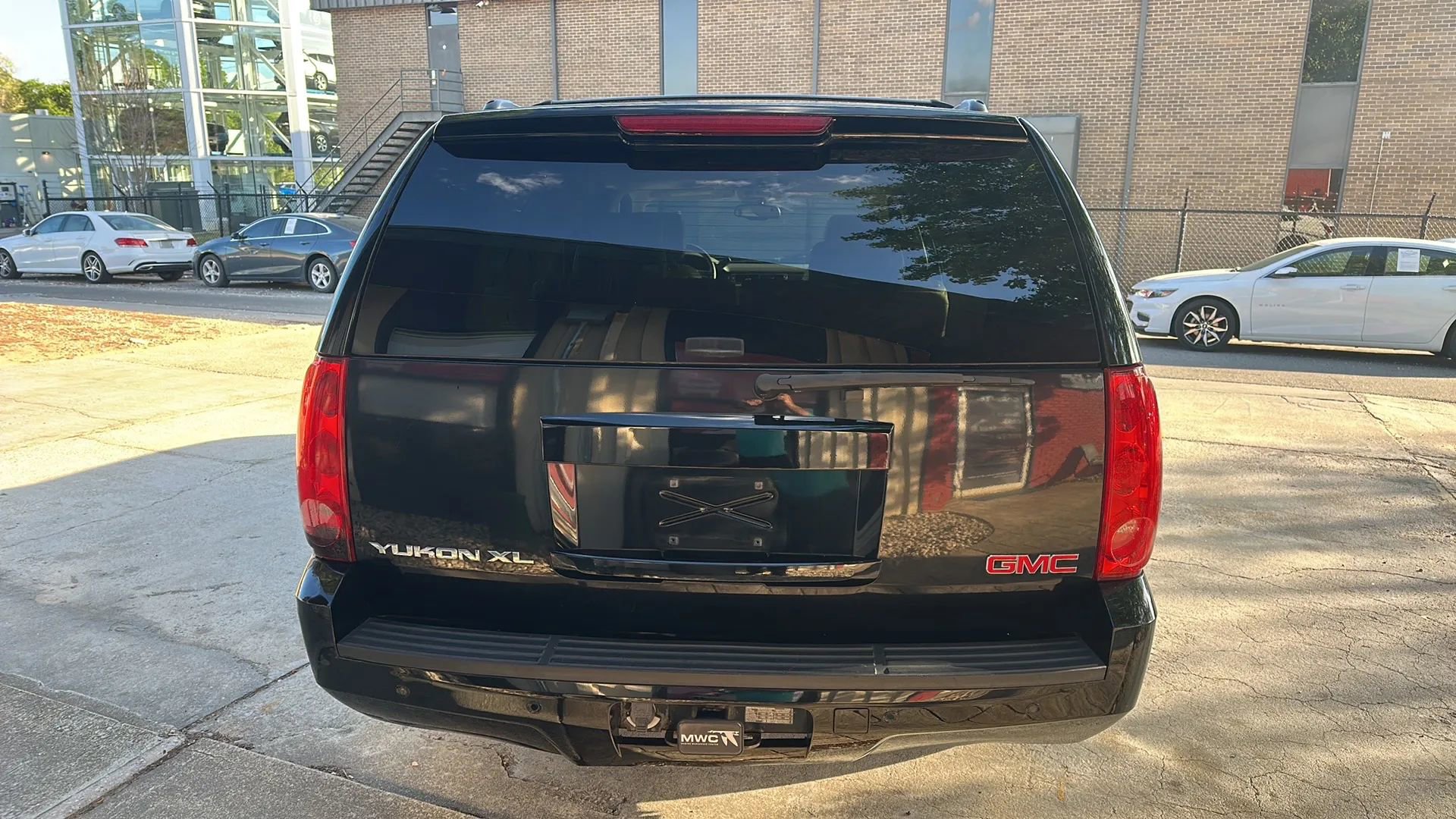 Used 2008 GMC Yukon XL SLT w/ SLT Preferred Equipment Group image 5