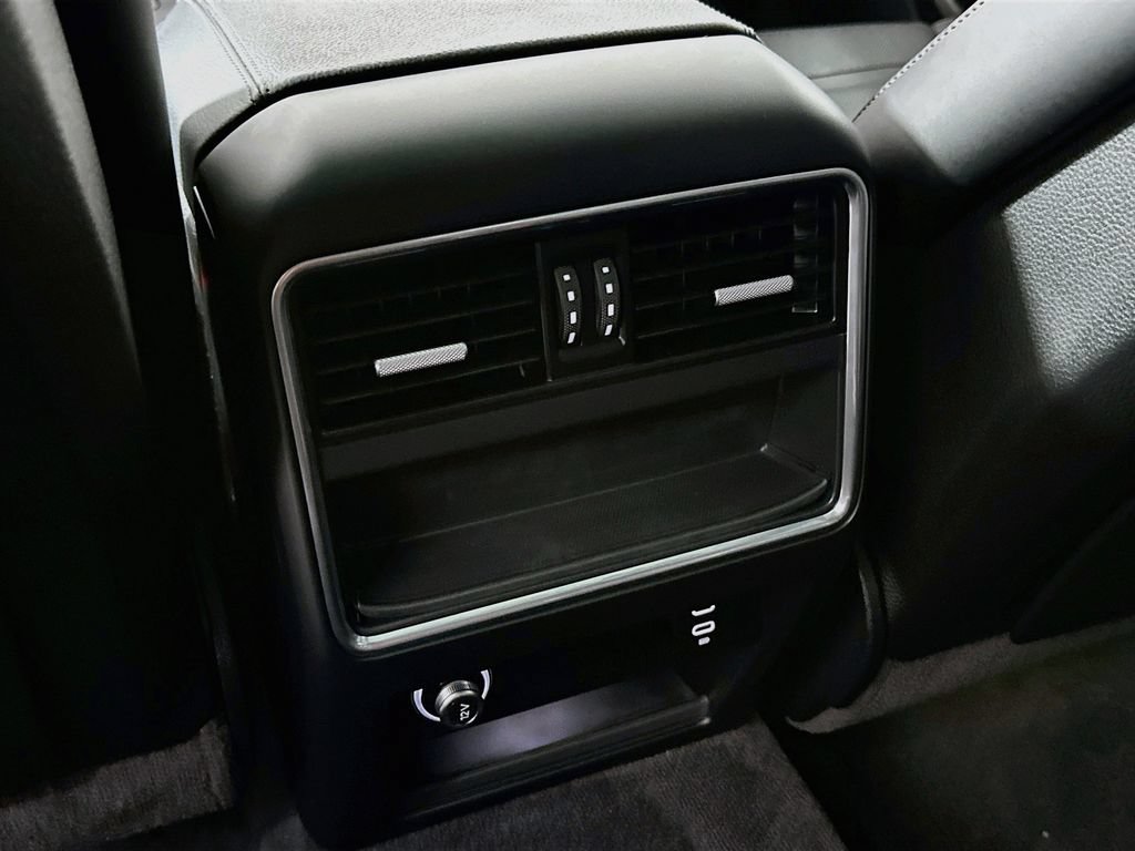Certified 2023 Porsche Cayenne AWD/4WD image 27