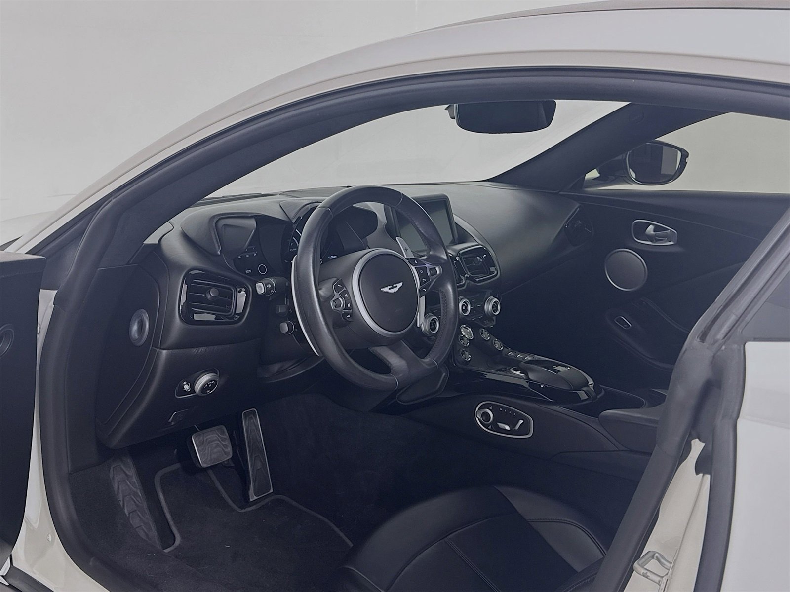 Used 2019 Aston Martin V8 Vantage Coupe image 7