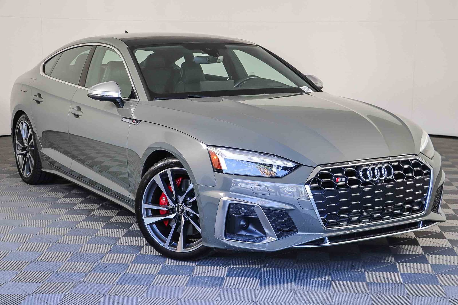 Used 2023 Audi S5 Prestige AWD/4WD image 1