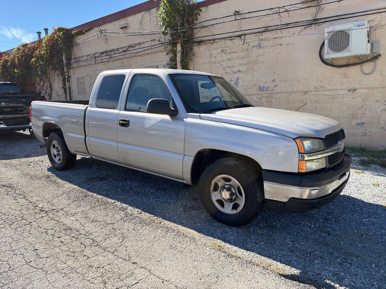 Used 2004 Chevrolet Silverado 1500 W/T RWD image 18