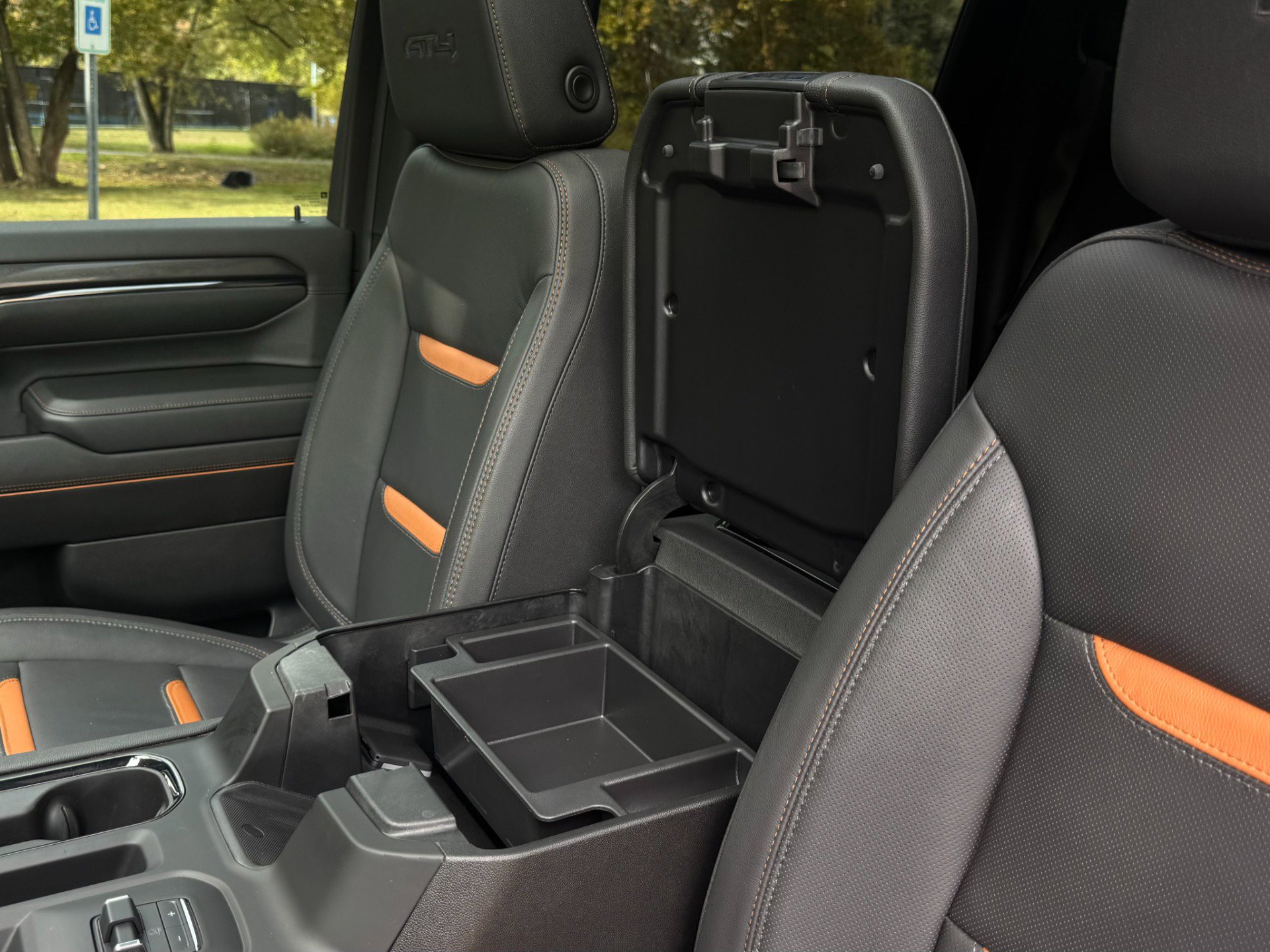 Used 2024 GMC Sierra 2500 AT4 w/ AT4 Preferred Package image 14