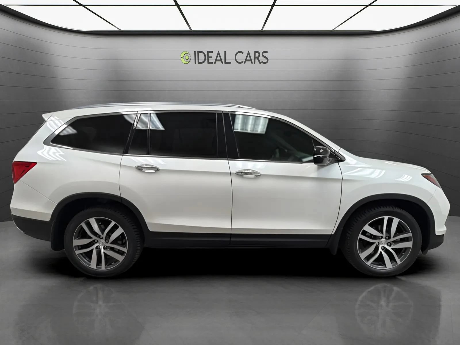 Used 2017 Honda Pilot Elite image 4