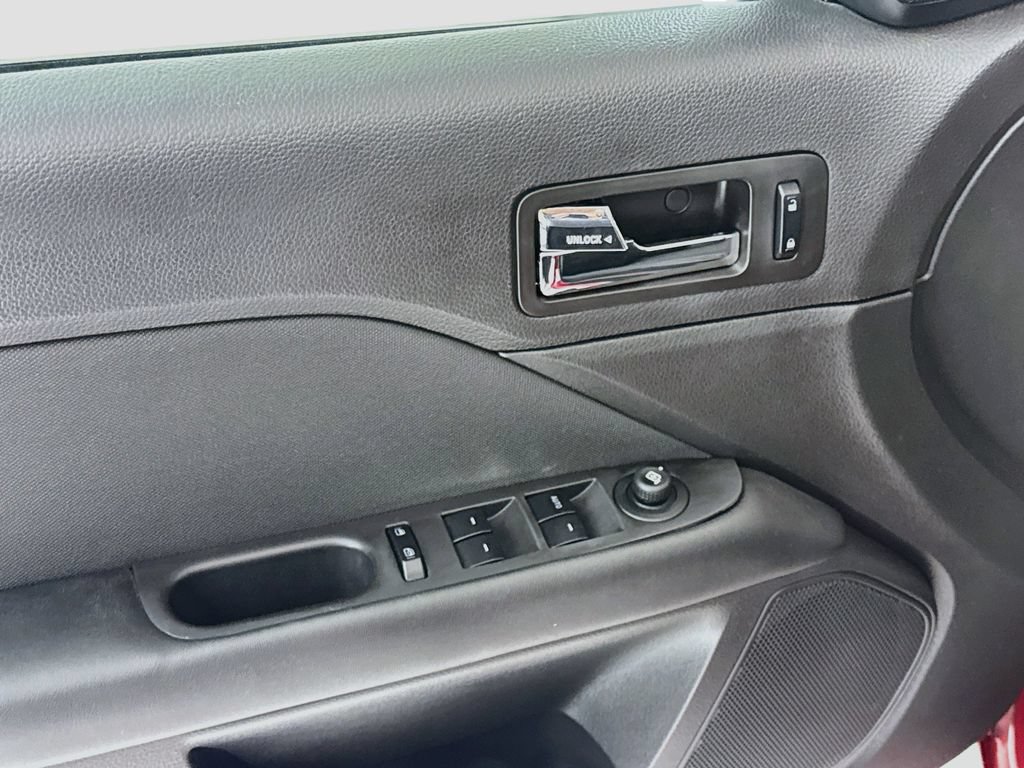 Used 2011 Ford Fusion SE w/ 201A Rapid Spec Order Code FWD image 19