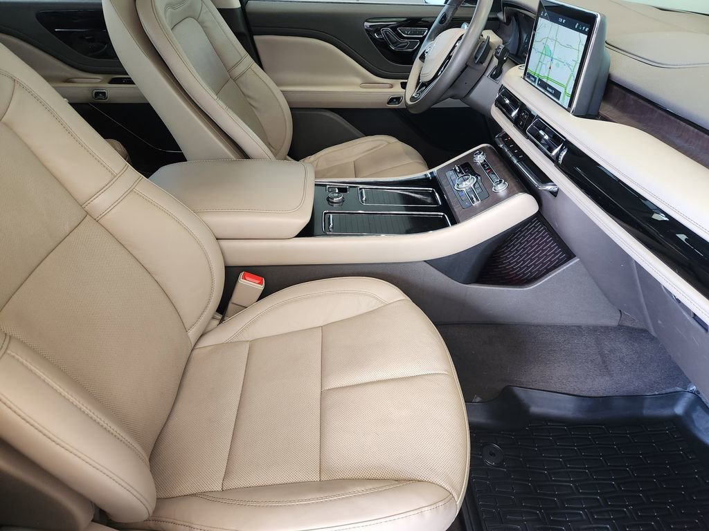 Used 2023 Lincoln Aviator Reserve w/ Equipment Group 201A image 13