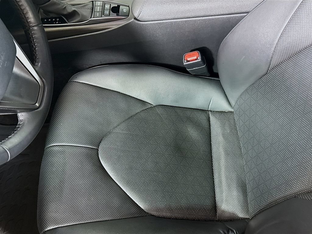 Used 2021 Toyota Camry XSE w/ Navigation Upgrade Package FWD image 18