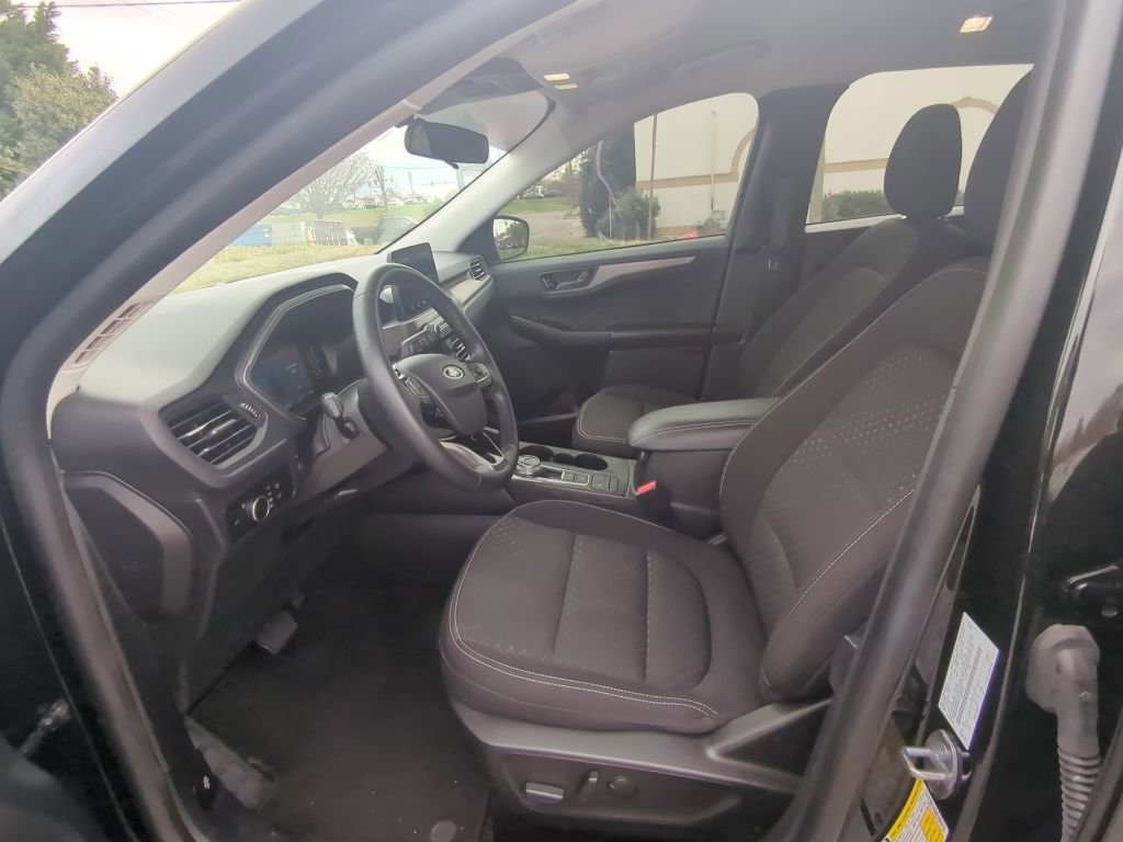 Used 2023 Ford Escape Active w/ Cold Weather Package image 9