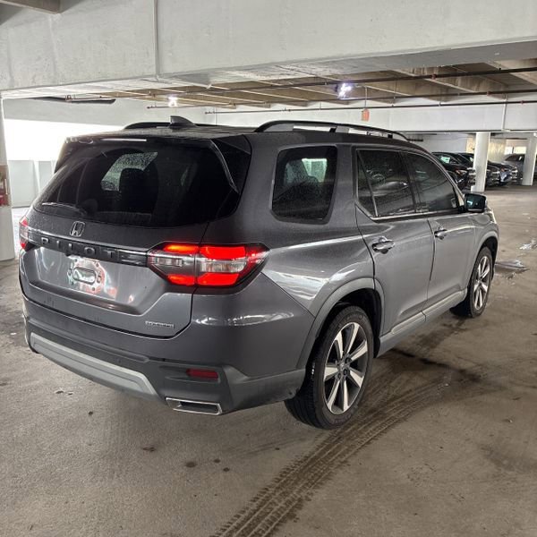 Used 2024 Honda Pilot Touring image 5