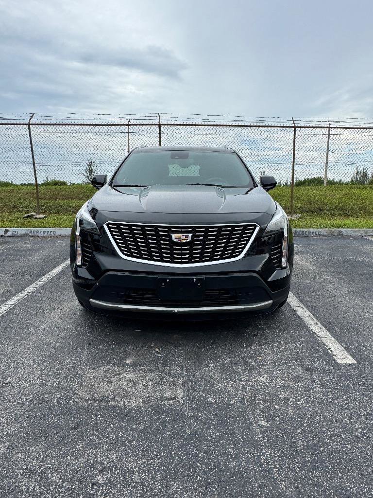 Used 2022 Cadillac XT4 Premium Luxury w/ Safety Alert Package image 4