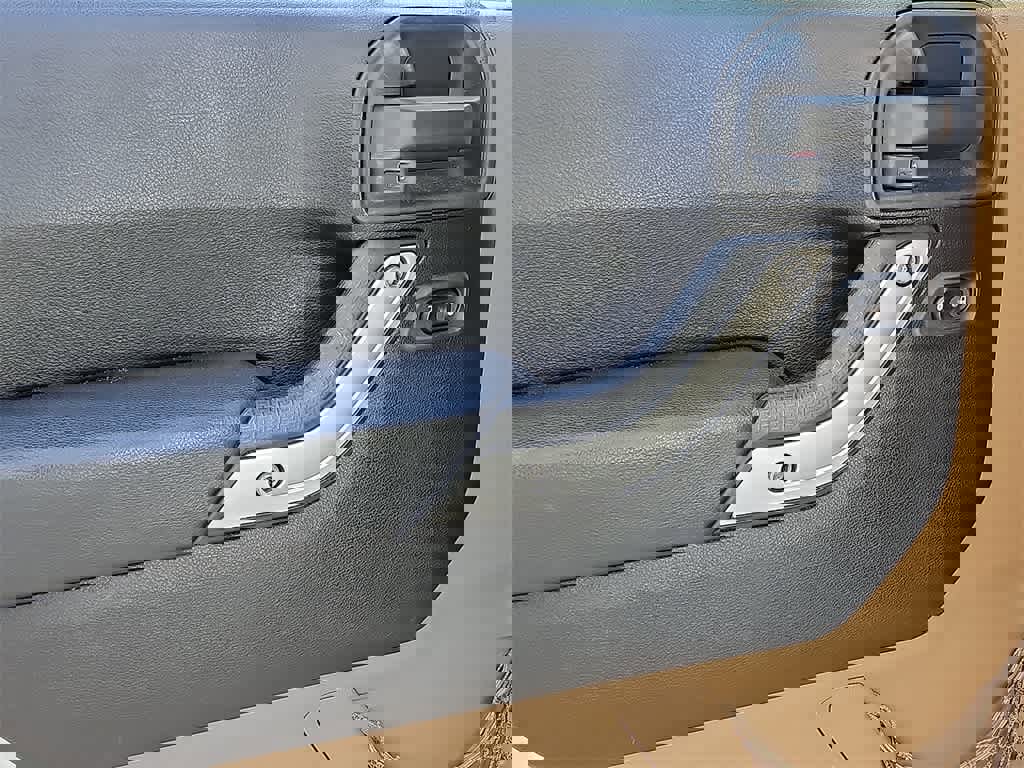 Used 2013 Jeep Wrangler Unlimited Sahara w/ Dual Top Group image 11