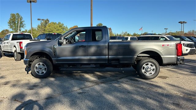 New 2026 Ford F350 XLT image 3