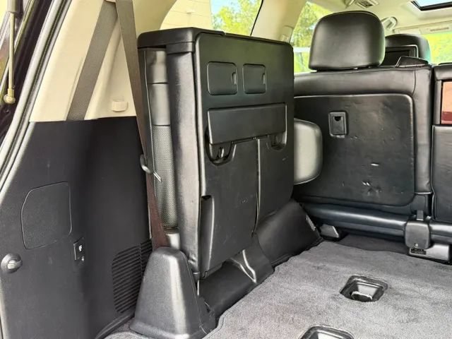 Used 2013 Lexus LX 570 4WD w/ Luxury Pkg image 27