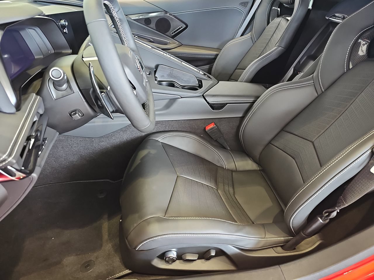 Used 2024 Chevrolet Corvette Stingray Preferred Cpe w/ Z51 Performance Package RWD image 15