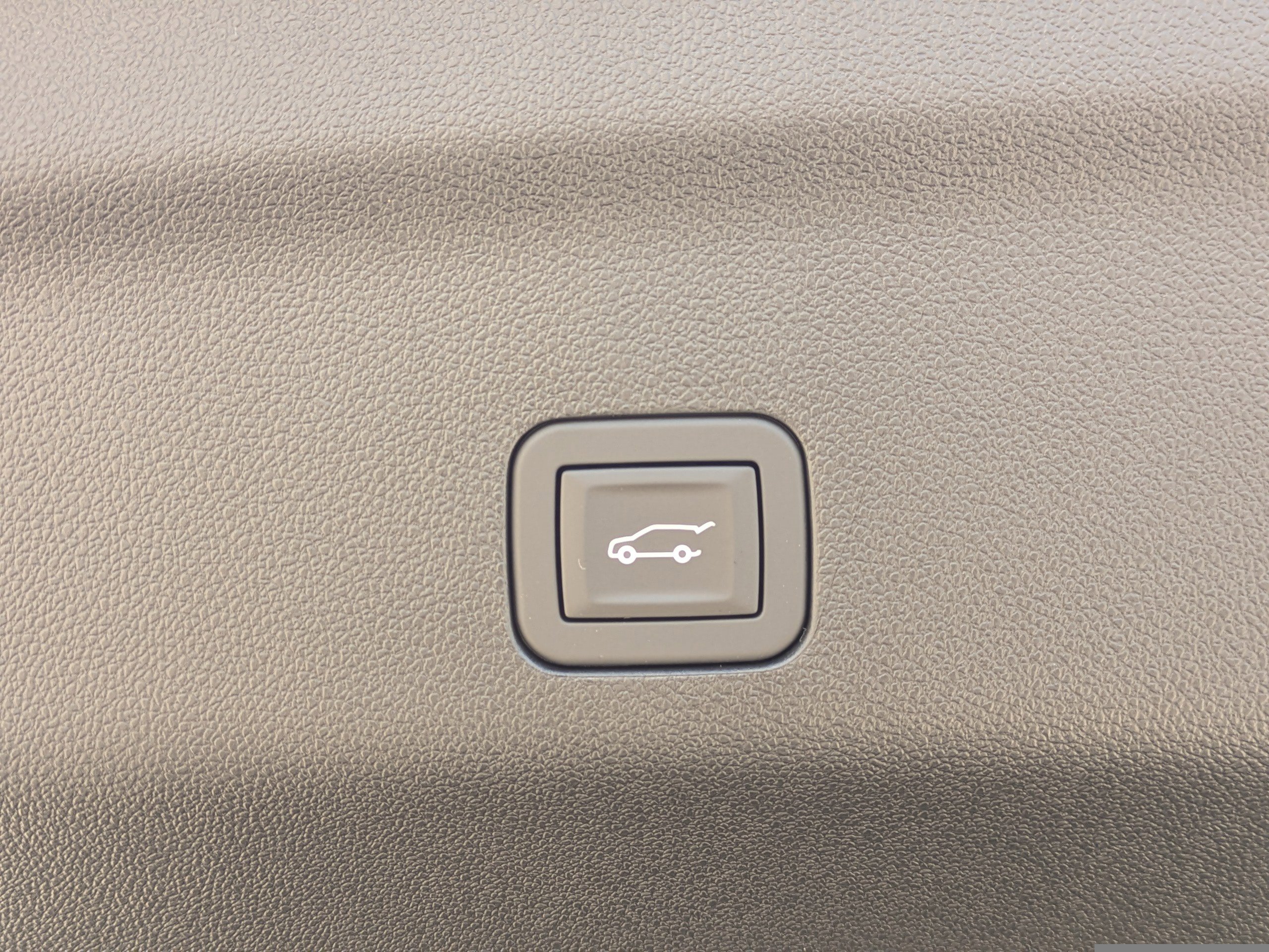 New 2026 Chevrolet Suburban High Country image 14