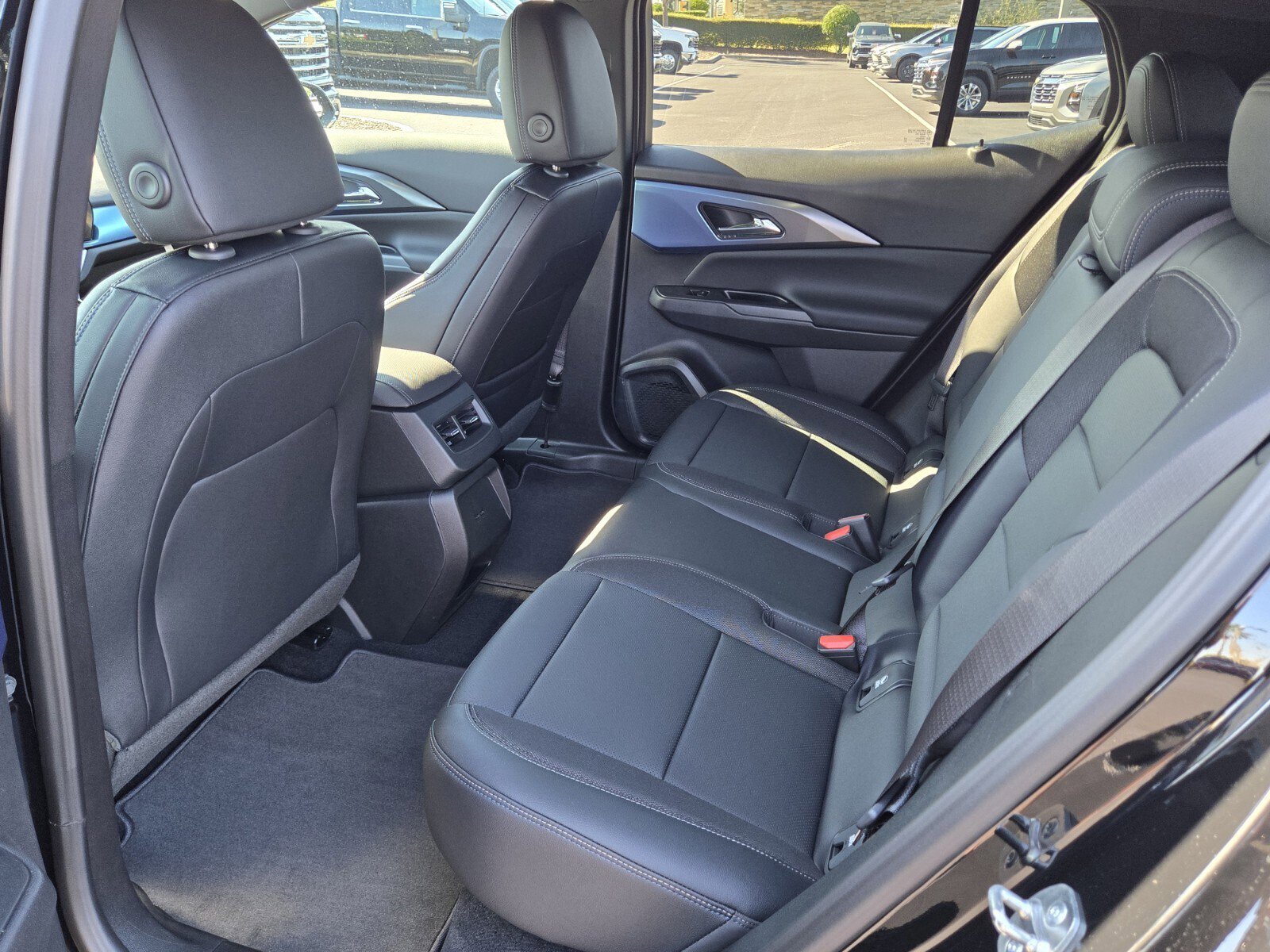 New 2026 Chevrolet Equinox EV LT image 7