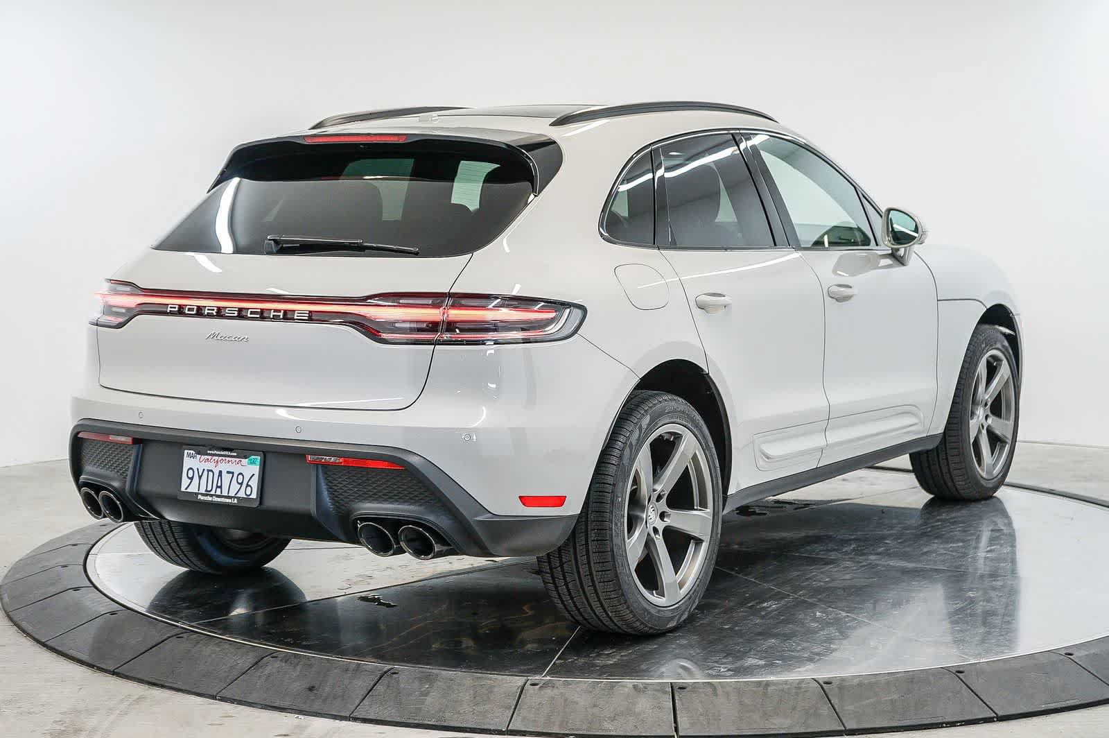 Certified 2026 Porsche Macan AWD/4WD image 9