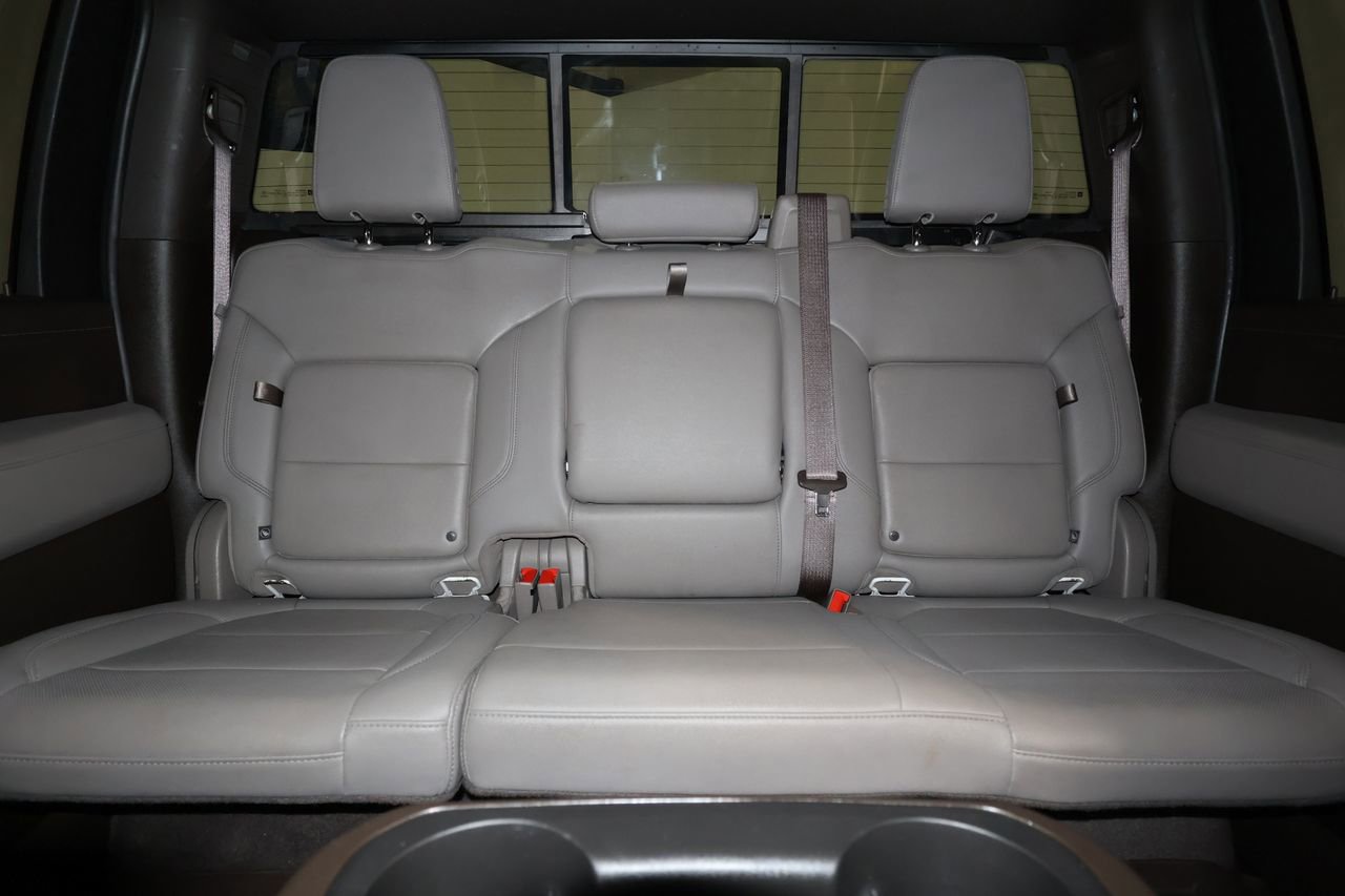 Used 2022 GMC Sierra 2500 SLT w/ SLT Convenience Package image 31