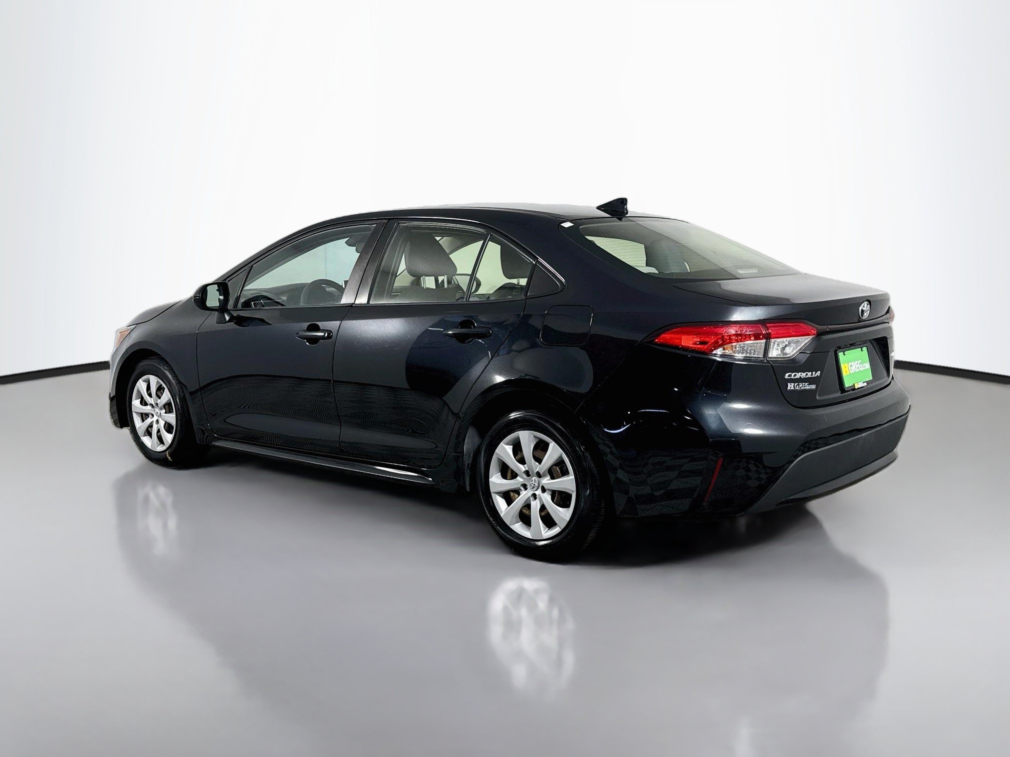 Used 2020 Toyota Corolla LE FWD image 7