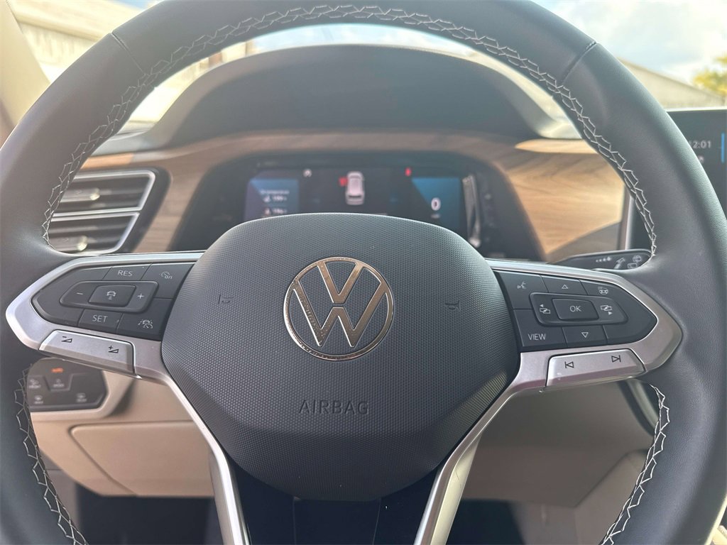 Used 2025 Volkswagen Atlas SE image 15