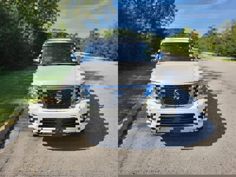 Used 2017 Nissan Armada Platinum image 4