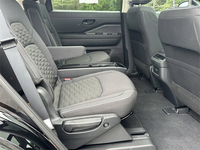 Certified 2025 Nissan Pathfinder SV w/ SV Premium Package image 16