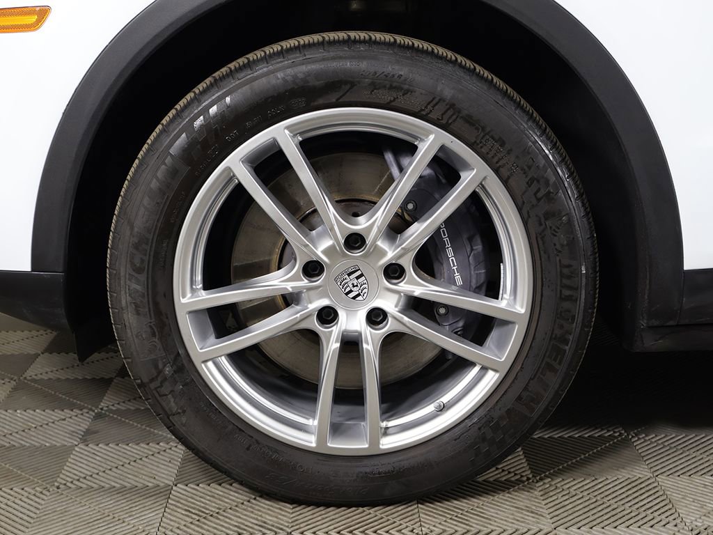 Used 2023 Porsche Cayenne AWD/4WD image 26